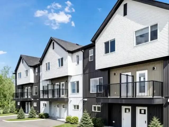 Townhouse 3 Bedroom For Rent Spruce Grove AB 1665 ES104183013