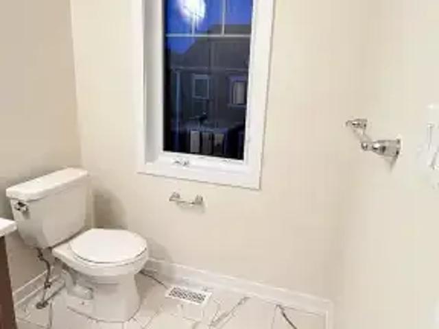 Townhouse 3 Bedroom For Rent Thorold ON 2450 ELS102715491