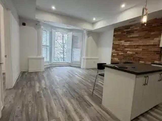 Townhouse 3 Bedroom For Rent Toronto ON 4100 ES102578673