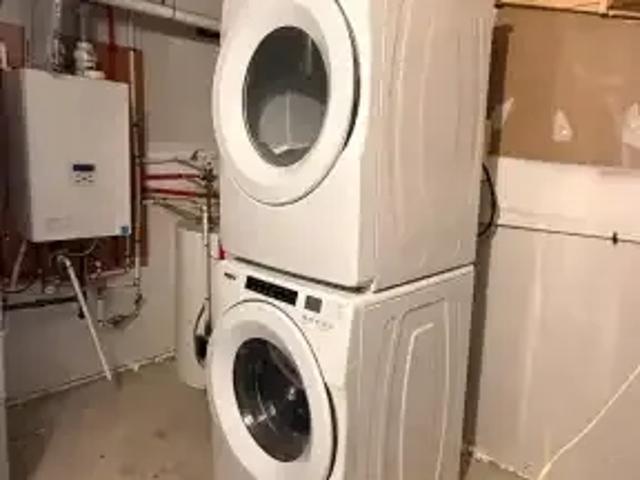 Townhouse 3 Bedroom For Rent Vaughan ON 2400 ES102847467