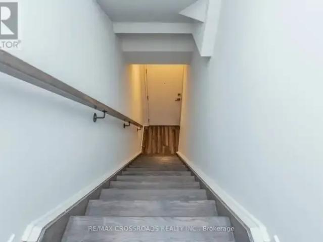 Townhouse 3 Bedroom For Rent Vaughan ON 3000 ES104638576