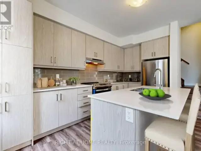Townhouse 3 Bedroom For Rent Vaughan ON 3600 ES105151021