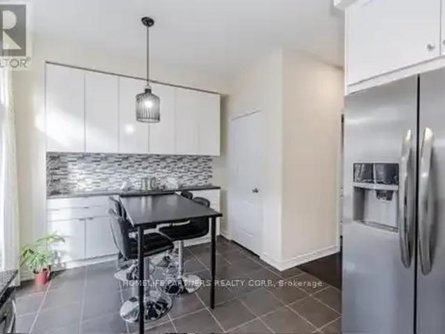 Townhouse 3 Bedroom For Rent Vaughan ON 3750 ES102883739