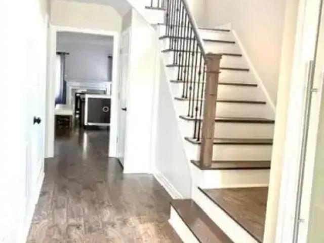 Townhouse 3 Bedroom For Rent Vaughan ON 3750 ES103740089