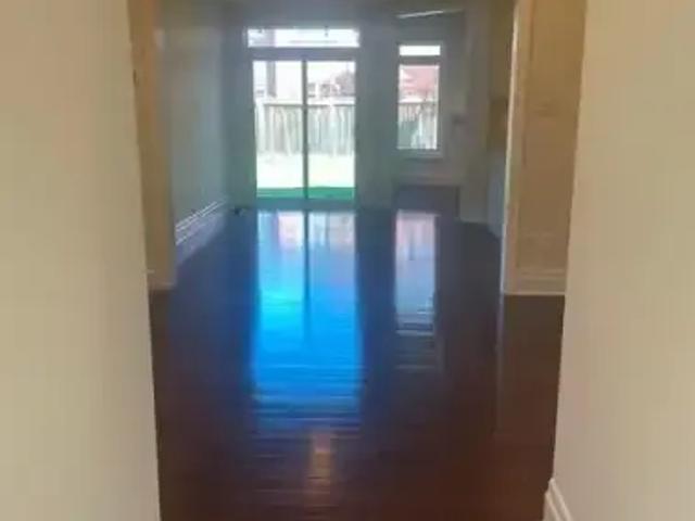Townhouse 3 Bedroom For Rent Vaughan ON 3700 ES103740095