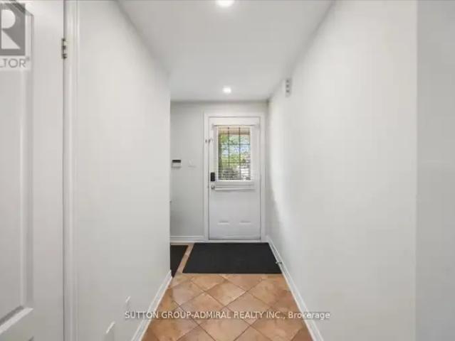 Townhouse 3 Bedroom For Rent Vaughan ON 3850 ES103579436