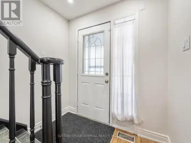Townhouse 3 Bedroom For Rent Vaughan ON 3800 ES103879727
