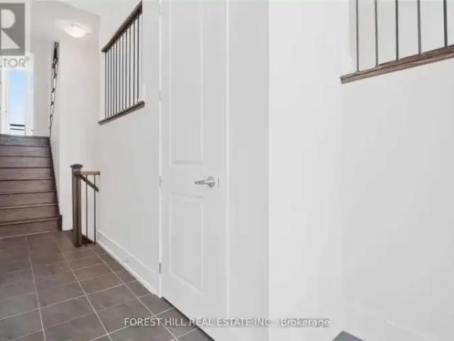 Townhouse 3 Bedroom For Rent Vaughan ON 3900 ES103487685