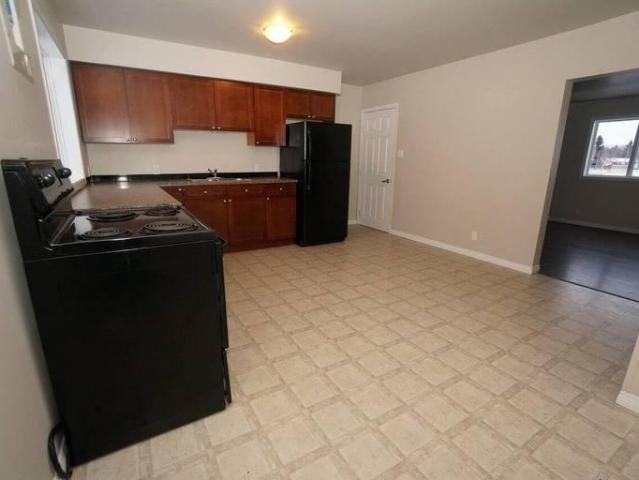 Townhouse 3 Bedroom For Rent Wainwright AB 1250 ELS96246985