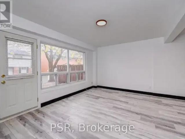 Townhouse 3 Bedroom For Rent Waterloo ON 2400 ES96254589