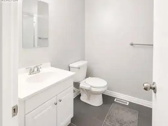 Townhouse 3 Bedroom For Rent Waterloo ON 2400 ES105281928