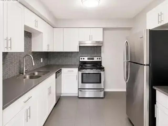 Townhouse 3 Bedroom For Rent Waterloo ON 2800 ES102468554