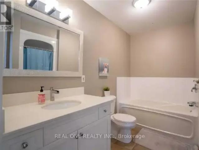 Townhouse 3 Bedroom For Rent Waterloo ON 2800 ES102587582