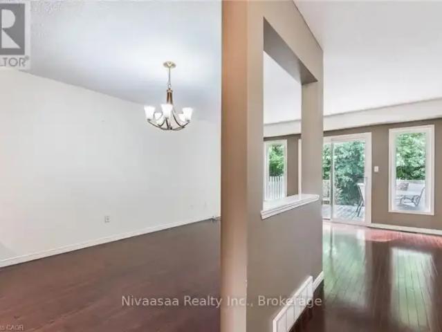 Townhouse 3 Bedroom For Rent Waterloo ON 2900 ELS102339262