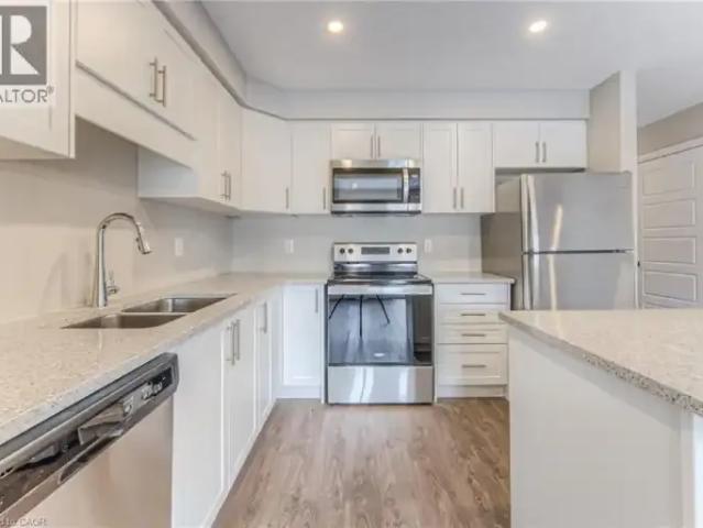 Townhouse 3 Bedroom For Rent Waterloo ON 2995 ES105198739