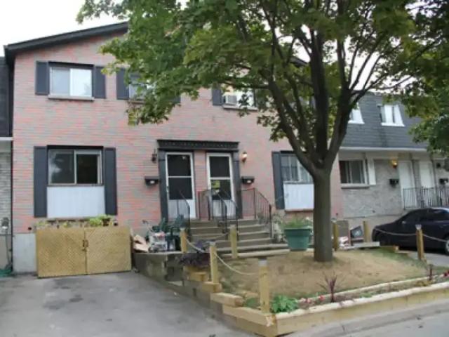 Townhouse 3 Bedroom For Rent Welland ON 2045 ES99262137