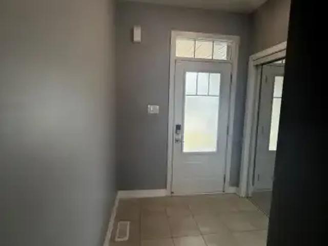 Townhouse 3 Bedroom For Rent Welland ON 2300 ES101090422