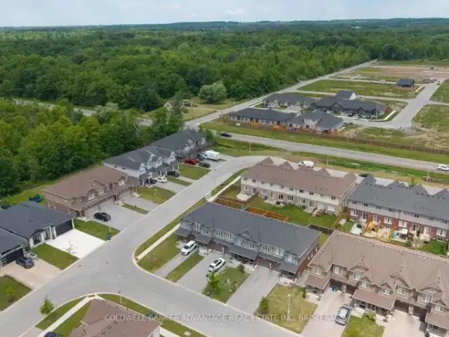Townhouse 3 Bedroom For Rent Welland ON 2400 ES103355456