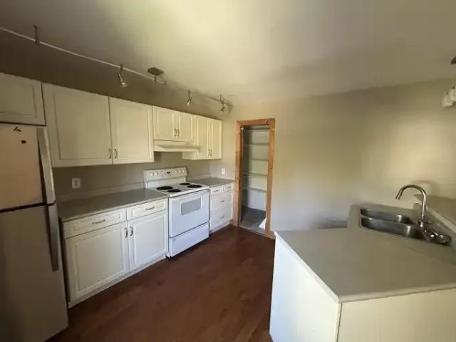 Townhouse 3 Bedroom For Rent Winnipeg MB 1675 ES104256987
