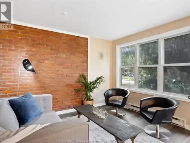 Townhouse 3 Bedroom For Rent Windsor ON 1899 ES103840437