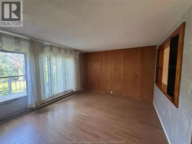 Townhouse 3 Bedroom For Rent Windsor ON 1975 ES102468577