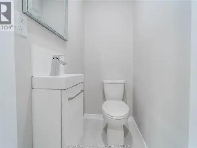 Townhouse 3 Bedroom For Rent Windsor ON 2250 ES102701670