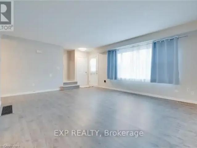 Townhouse 3 Bedroom For Rent Woodstock ON 2100 ES105088074
