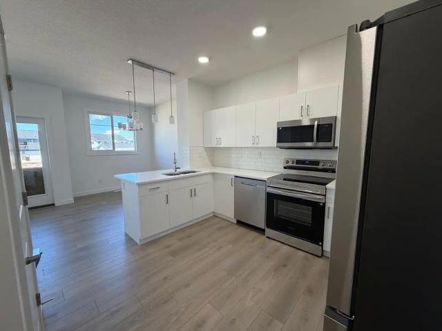 Townhouse | 3 Bedrooms | 2.5 Bathrooms| Unfinished Basement