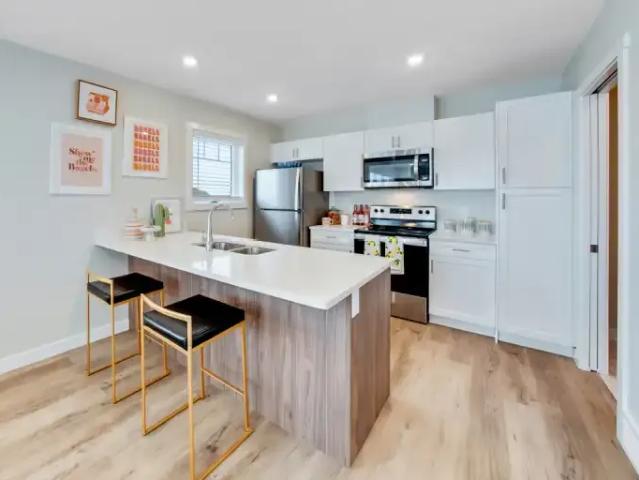 Townhouse 1.5 Bedroom For Rent Saskatoon SK 1795 ES99824137