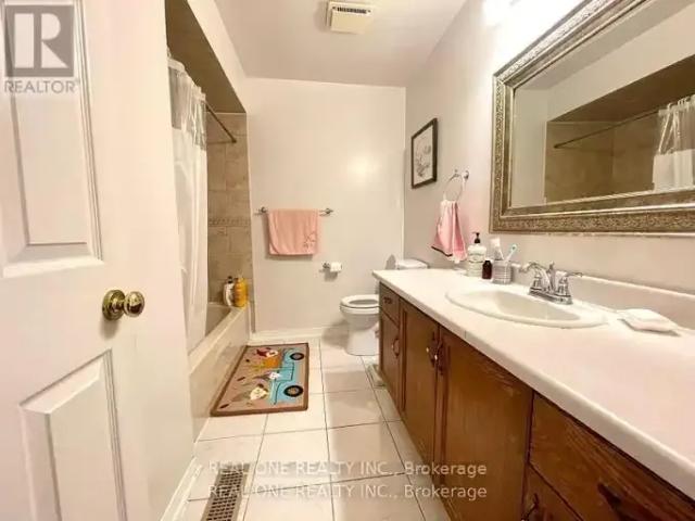 Townhouse 1 Bedroom For Rent Oakville ON 1000 ES97878971