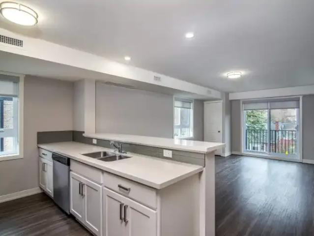 Townhouse 1 Bedroom For Rent Guelph ON 2099 ES105047809