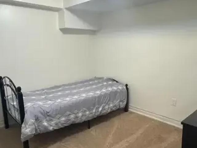 Townhouse 1 Bedroom For Rent Richmond Hill ON 1600 ES102883681