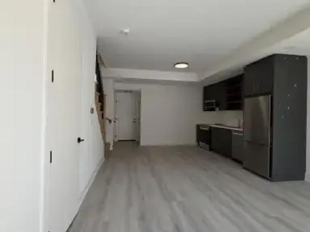 Townhouse 1 Bedroom For Rent St. Catharines ON 1950 ES105072102