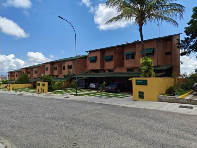 TownHouse 222 Mts La Mapora El Hatillo LL26