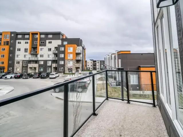 Townhouse 2.5 Bedroom For Rent Calgary AB 1999 ES102306183