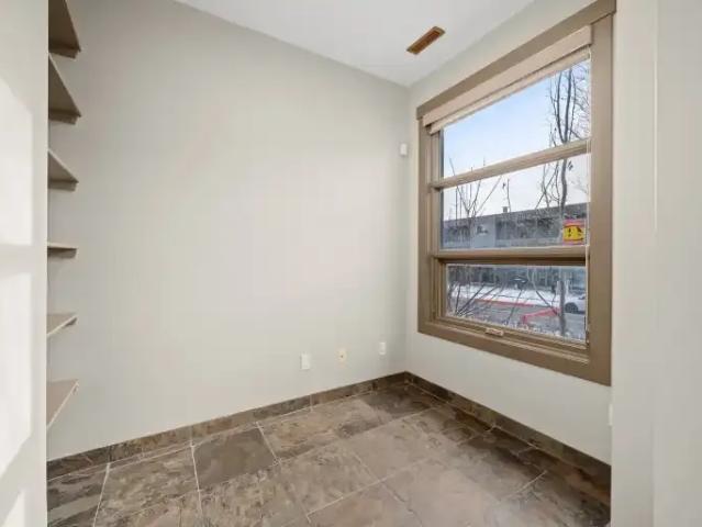 Townhouse 2.5 Bedroom For Rent Calgary AB 2250 ES102845932