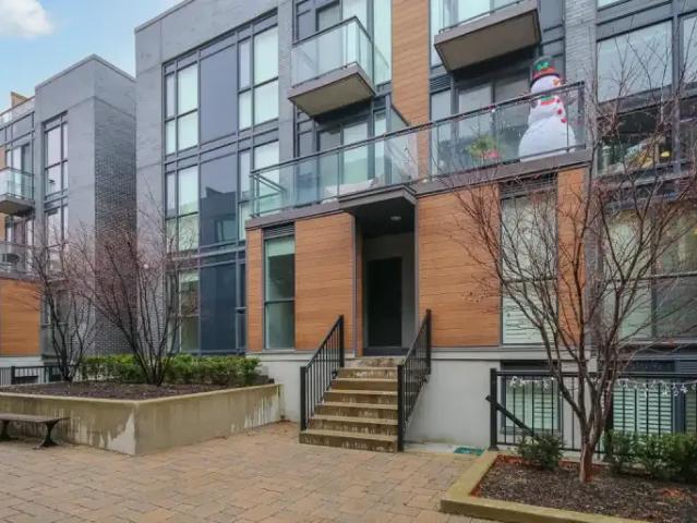 Townhouse 2.5 Bedroom For Rent Toronto ON 3600 ES105047463