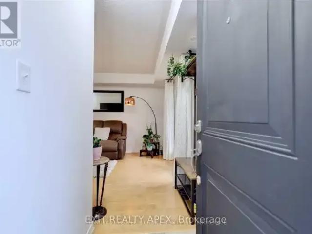 Townhouse 2 Bedroom For Rent Oakville ON 2575 ES103652844