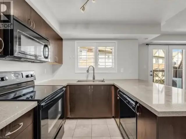 Townhouse 2 Bedroom For Rent Oakville ON 2650 ES103487586