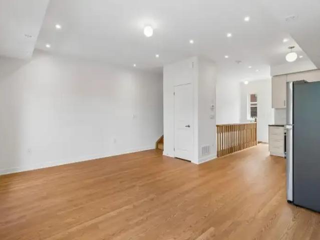 Townhouse 2 Bedroom For Rent Aurora ON 3000 ELS103011786