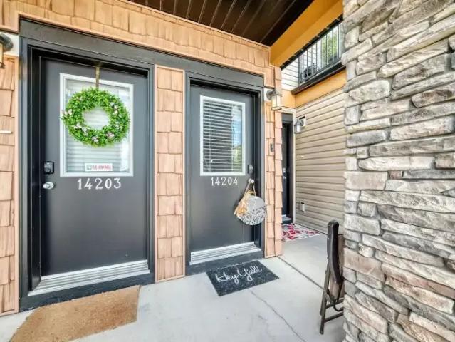 Townhouse 2 Bedroom For Rent Airdrie AB 1900 ES104985863