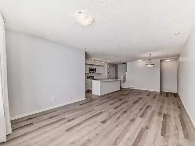 Townhouse 2 Bedroom For Rent Airdrie AB 2050 ES104637730