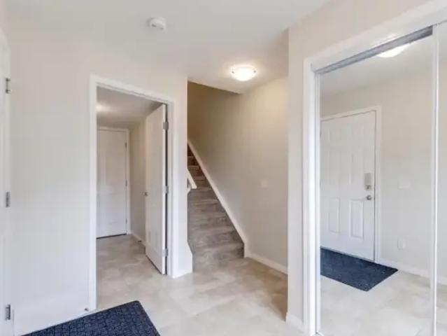 Townhouse 2 Bedroom For Rent Airdrie AB 2000 ES102794844