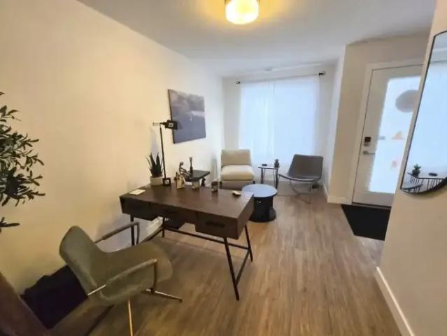 Townhouse 2 Bedroom For Rent Airdrie AB 2148 ELS100410905