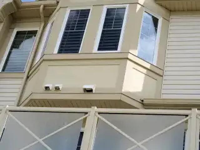 Townhouse 2 Bedroom For Rent Airdrie AB 2195 ES103118962