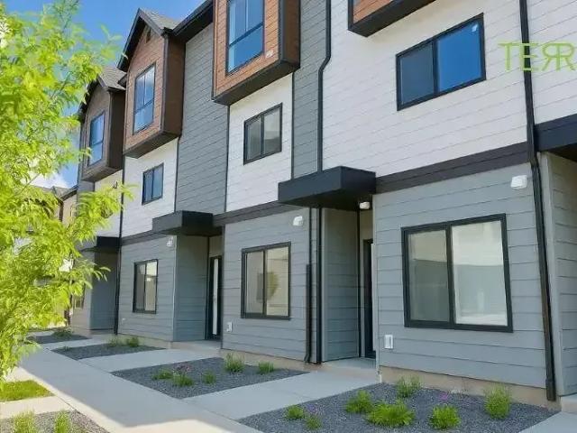 Townhouse 2 Bedroom For Rent Airdrie AB 2100 ELS96586716