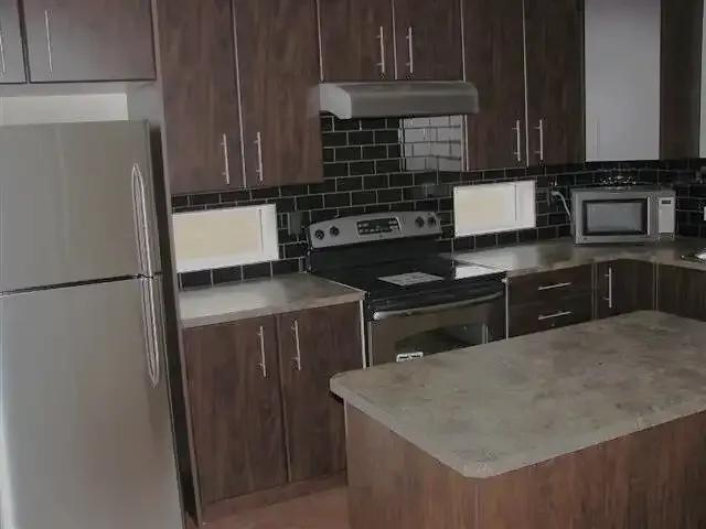 Townhouse 2 Bedroom For Rent Airdrie AB 2100 ES104991515