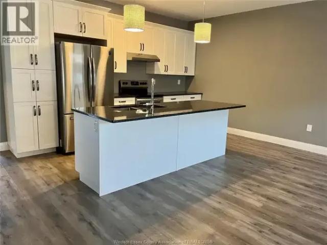 Townhouse 2 Bedroom For Rent Amherstburg ON 2450 ES103879527