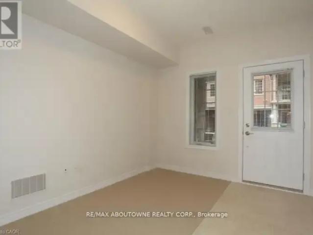 Townhouse 2 Bedroom For Rent Burlington ON 2900 ES104000162