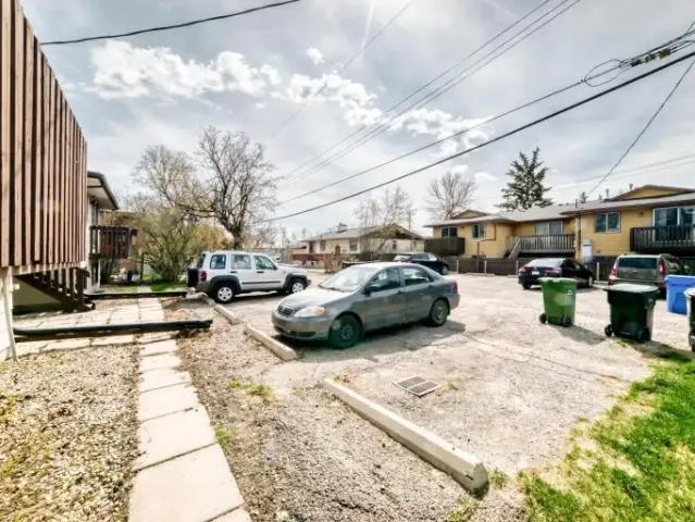 Townhouse 2 Bedroom For Rent Calgary AB 1549 ES102846203